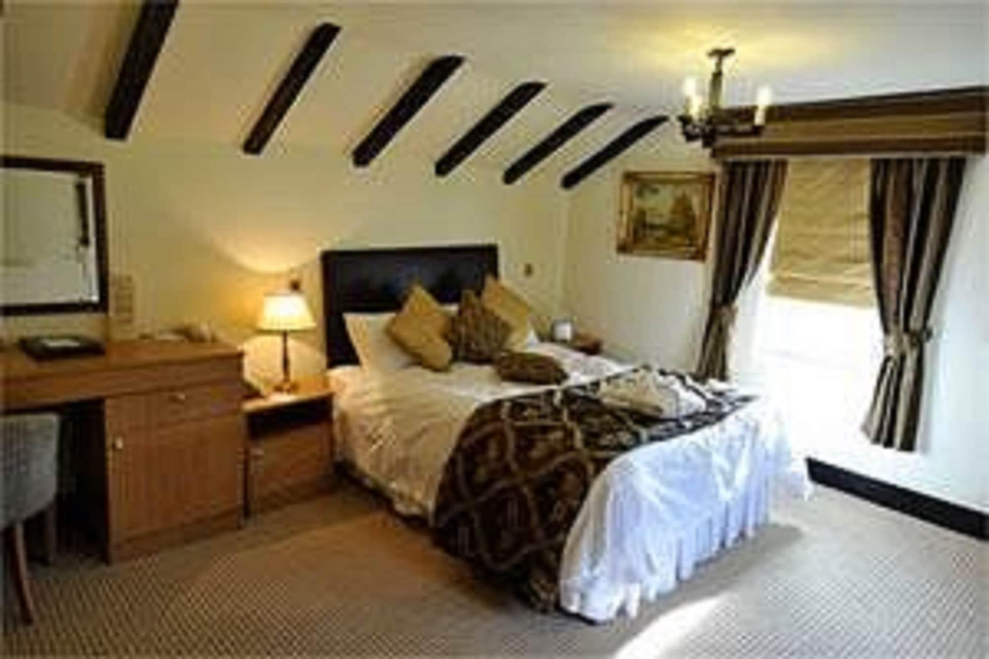 Barn Hotel London Ruislip Exterior photo
