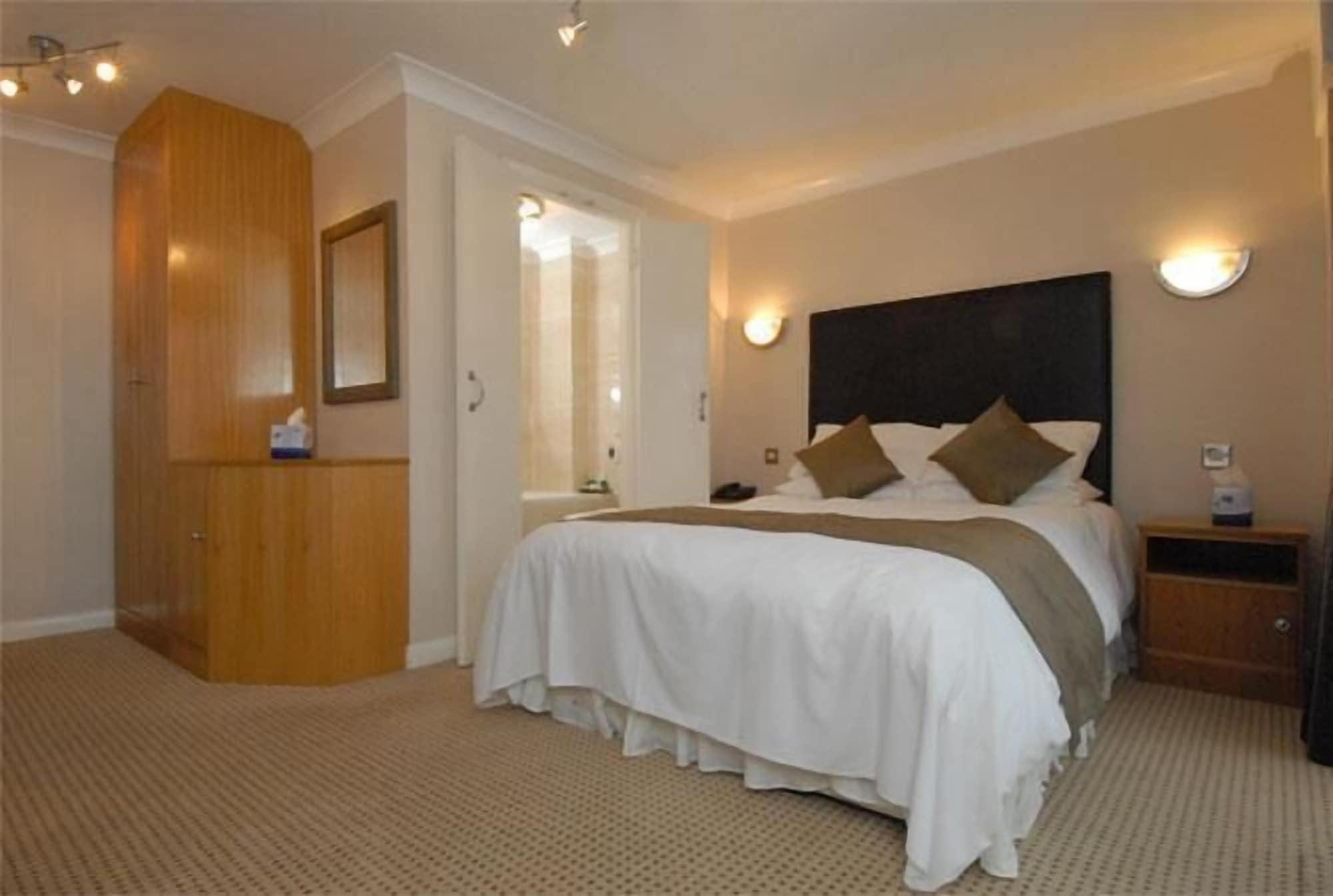 Barn Hotel London Ruislip Exterior photo