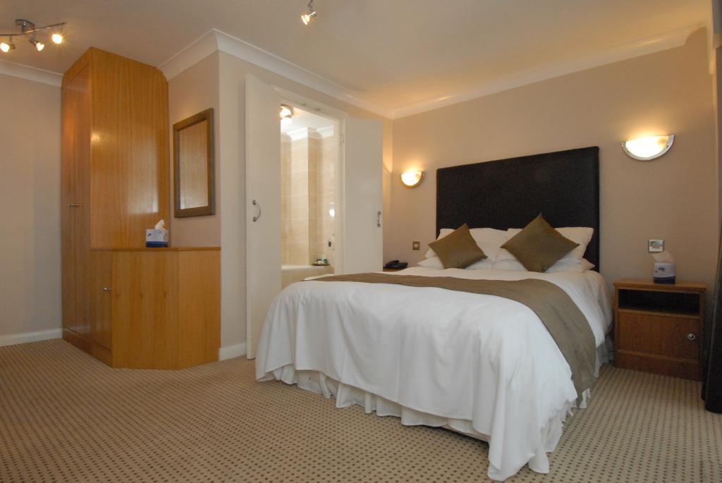 Barn Hotel London Ruislip Exterior photo